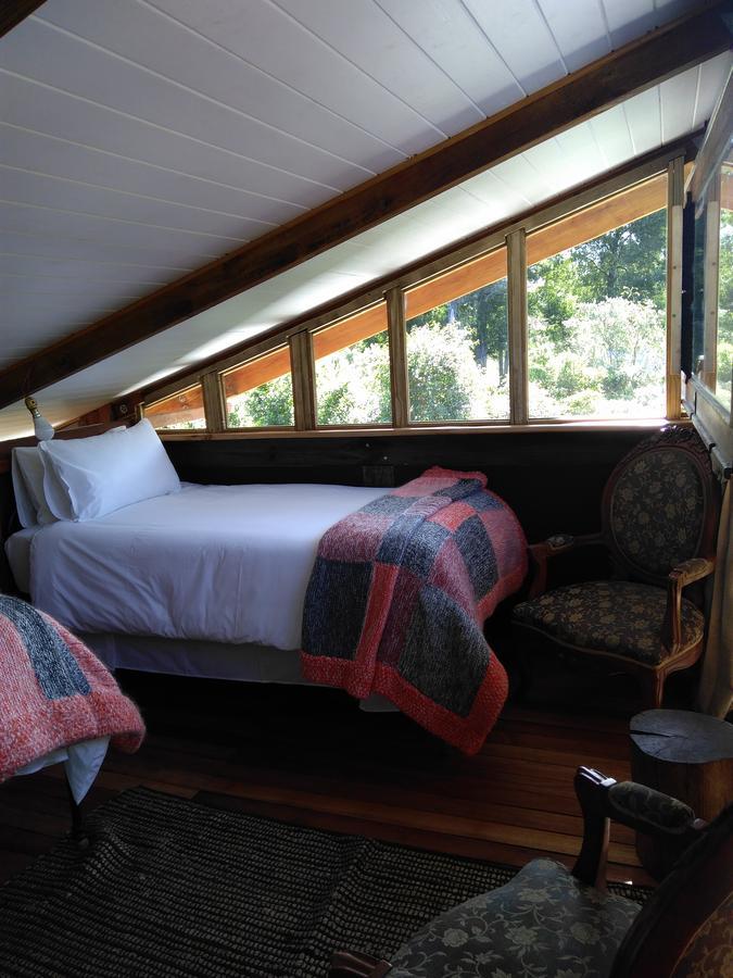 Boutique Vintage Forest Chalet